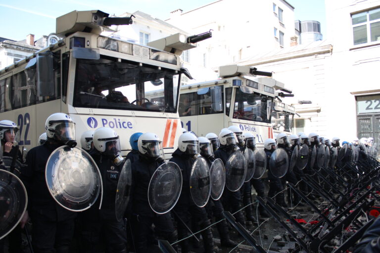 La manifestation en démocratie, terreau de débats ou zone de combat?
